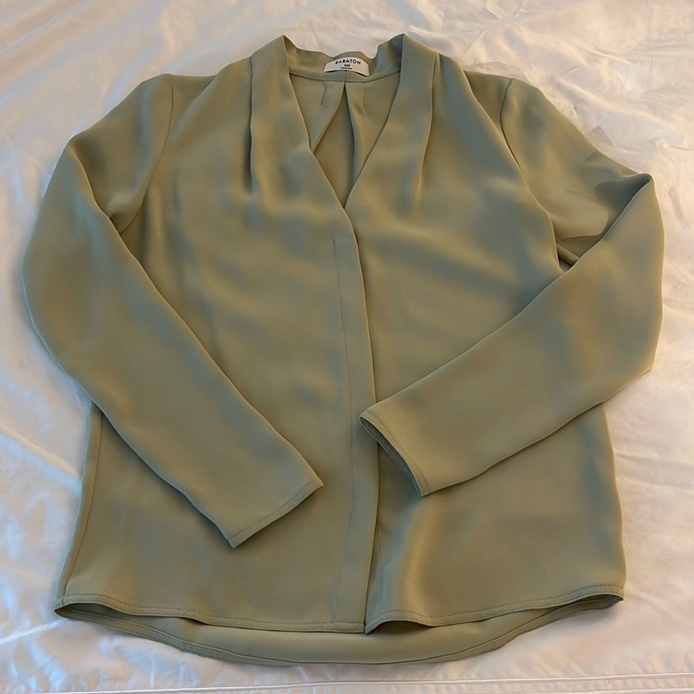 Aritzia pistachio colored top